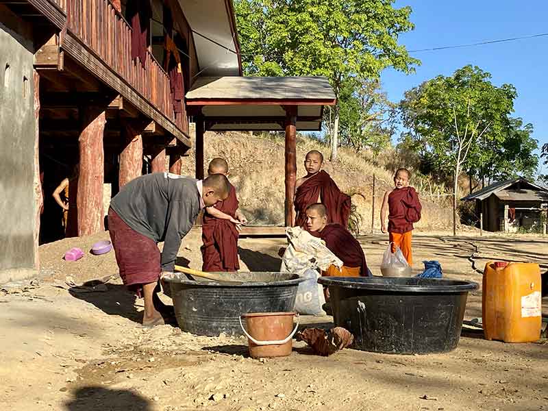 nomadi digitali birmania