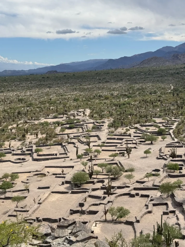 Argentina per nomadi digitali 18 La città di pietra di Quilmes, vista dall’alto. Novembre 2024.