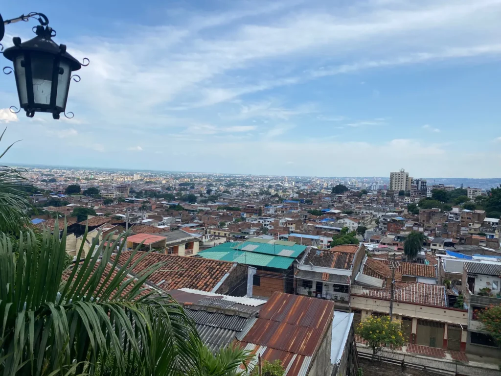 Colombia per nomadi digitali 14 I tetti di Cali, aprile 2021