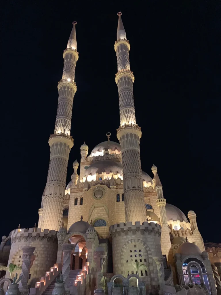Egitto per nomadi digitali 4 La moschea Al Sahaba, al mercato vecchio di Sharm el-Sheikh. Dicembre 2018.