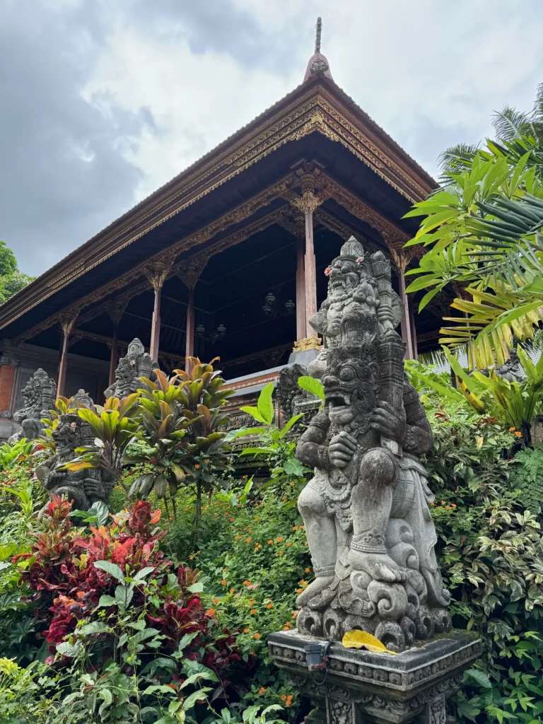 Indonesia per nomadi digitali 10 Il padiglione del palazzo reale di Ubud. Febbraio 2024.