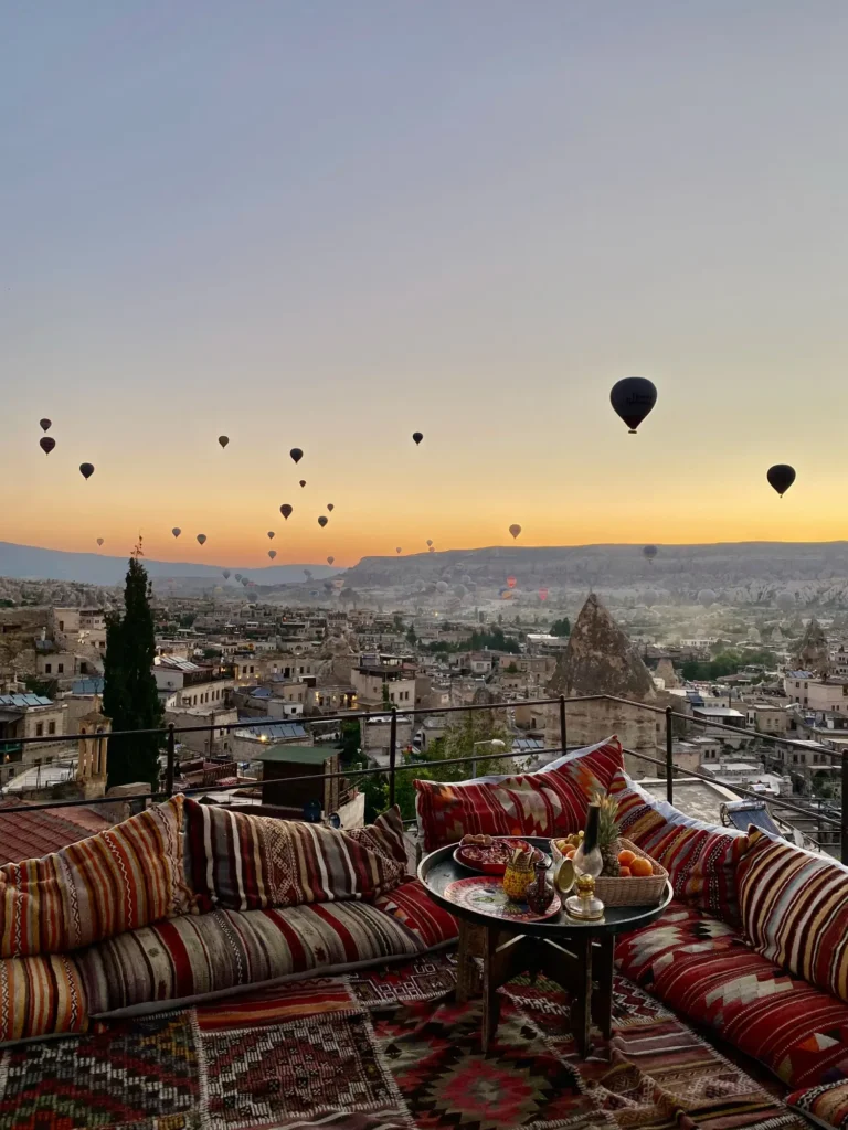 Turchia per nomadi digitali 10 Le mongolfiere all’alba sopra la Cappadocia. Luglio 2022.