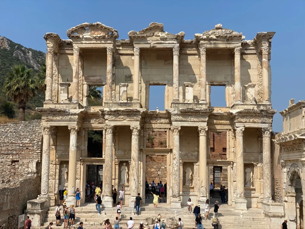 Turchia per nomadi digitali 20 La biblioteca di Celso a Efeso. Agosto 2022.