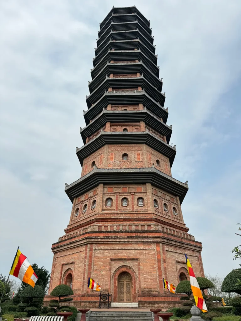 Vietnam per nomadi digitali 12 La pagoda di Bái Đính, Ninh Bình, marzo 2024